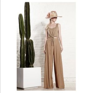 Rare Alice +Olivia wide leg silky khaki high waist